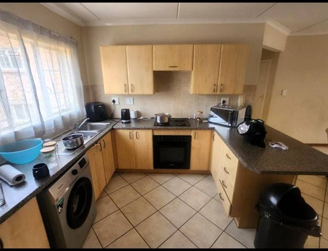 2 BEDROOM APARTMENT FOR SALE IN HEUWELOORD